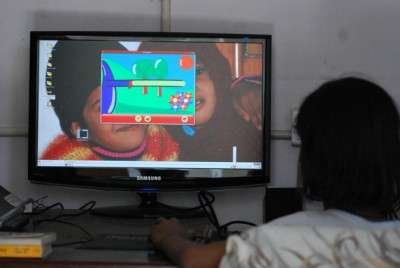 dsc_0043 Enjoying the games in Edubuntu