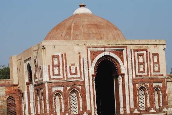 qutub minar, delhi Alai Darwaza, Alai Gate, Qutub Minar